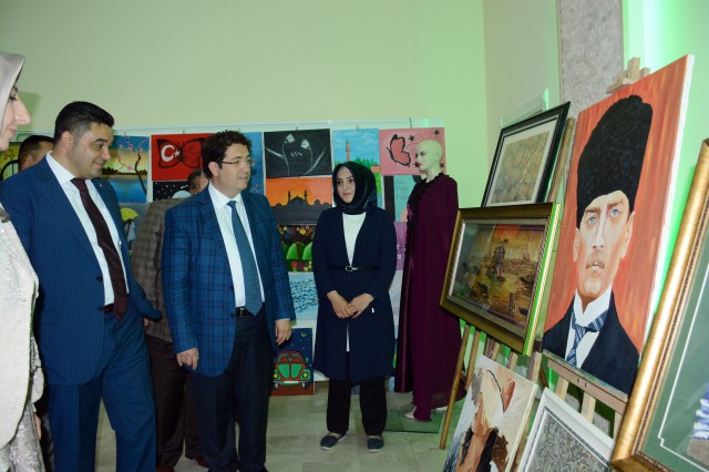 AKMEK Sanat Atölyesi’nde kursiyerin eserleri sergileniyor