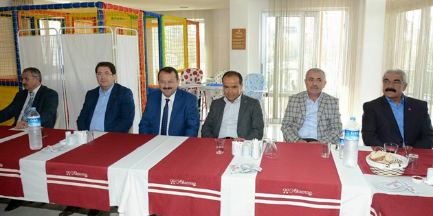 Ak Parti Milletvekili adayları STK’larla buluştu