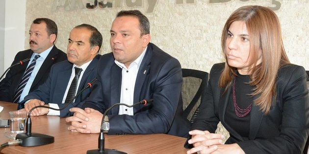 Ak Parti ilk basın toplantısını gerçekleştirdi