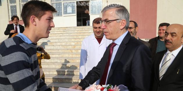 Vali Şeref Ataklı’dan öğrencilere önemli tavsiye
