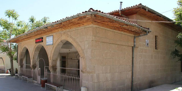 Eğri Minare (Kızıl Minare)