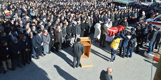 Şehidimiz dualarla defnedildi