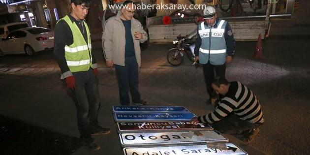 Aksaray yol ve kavşaklarına yönlendirme levhaları dikiliyor