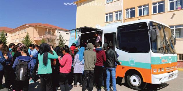 Mobil Çorba Aracı, çorba dağıtımına devam ediyor