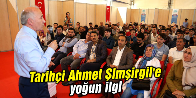 Tarihçi Ahmet Şimşirgil’e yoğun ilgi