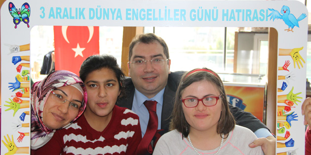 Sağlıkçılar, Engelliler Günü kutlama programı düzenledi