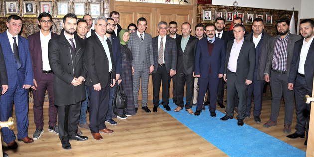 AK Parti Merkez İlçe Başkanlığı!ndan Vali Pekmez’e ziyaret