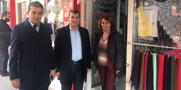 Altınsoy ve Aktürk Şemsiyeli Sokak esnafıyla bir araya geldi