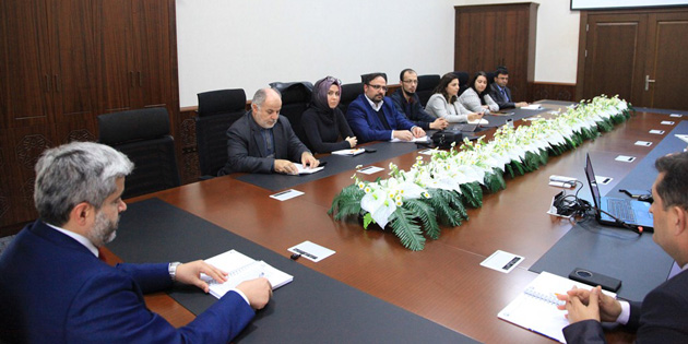 Rektör Şahin merkez müdürleriyle yılı değerlendirdi