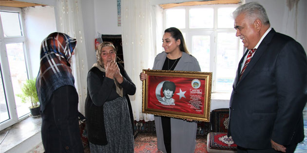 Şehit ailelerimize kapımız ve gönlümüz her zaman açık, her an yanınızdayız