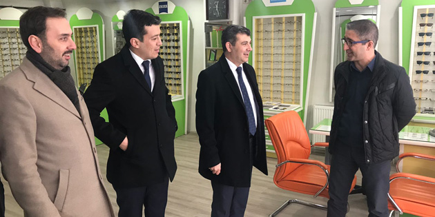 Cuma namazı öncesi esnafları ziyaret ettiler