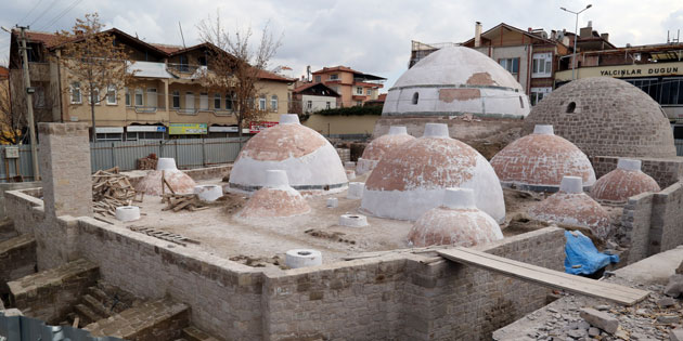 800 yıllık tarihi II.Kılıçarslan Hamamı gün yüzüne çıkıyor