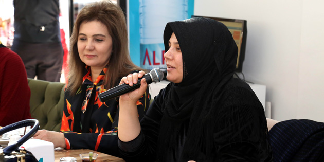Hasibe Yazgı, Engelli Anneler Derneği tarafından düzenlenen programa katıldı