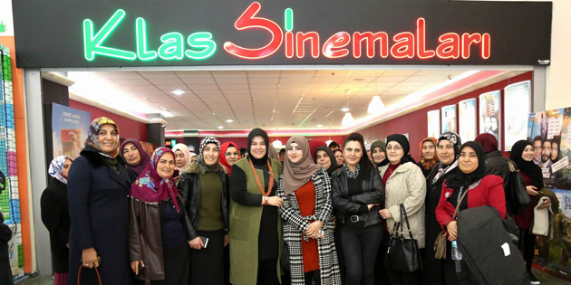 Gülağaçlı kadınlar sinema izleyip, tarihi mekanları gezdi