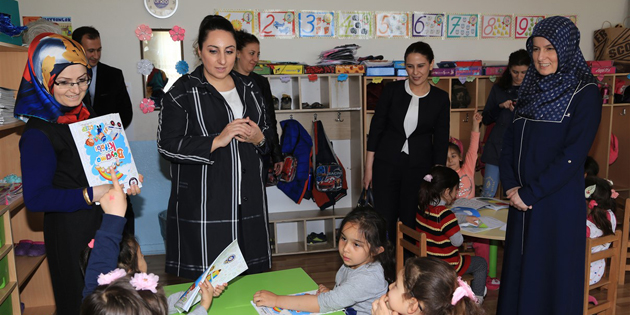 Yeşim Pekmez Hanımefendi’den öğrencilere ziyaret