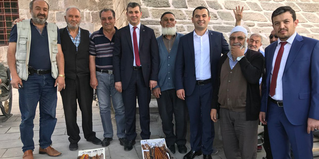 Ak Parti heyetinden emekli dinlenme evine ziyaret