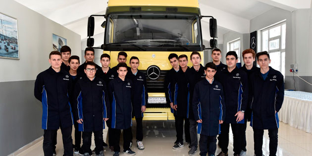 Mercedes-Benz Türk gençlerin yanında