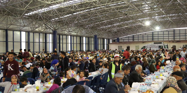 2 bin 500 kişiyle iftarda buluştular