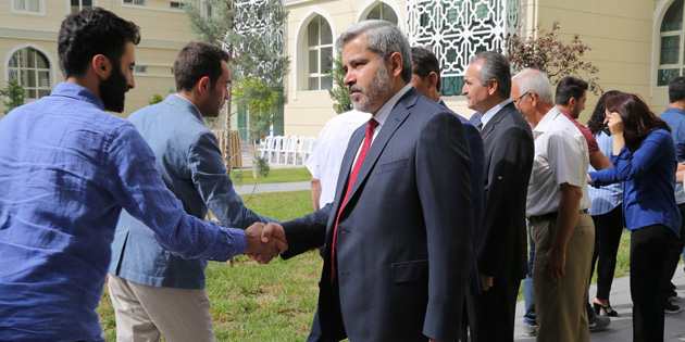 ASÜ Ailesi mesaiye bayramlaşarak başladı