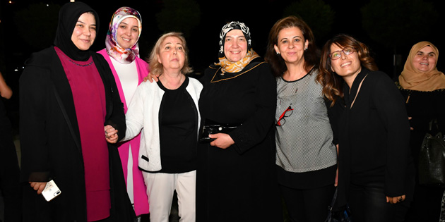 Kimsesiz ve korunmaya muhtaç çocuklarla iftarda buluştular