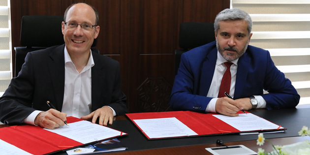 ASÜ ile Mercedes Benz arasında ortak eğitim protokolü