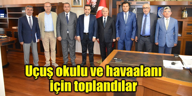 Uçuş okulu ve havaalanı için toplandılar