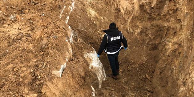 Aksaray’da kepçe ile define arayan 11 kişi yakalandı!