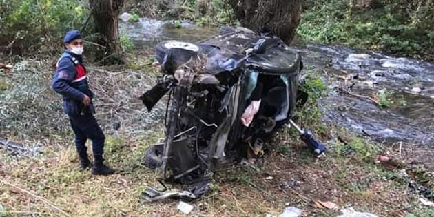 Otomobil Ihlara Vadisi’ne uçtu: 2 yaralı