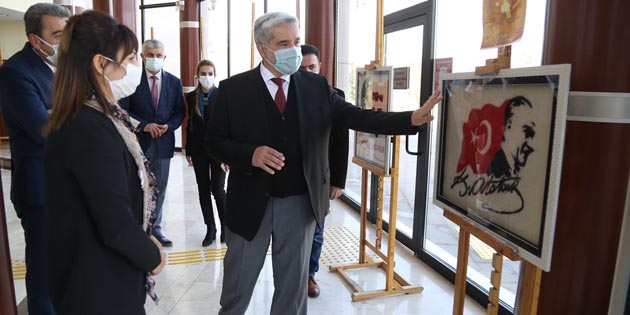 ASÜ’de 10 Kasım ve Atatürk temalı sergi açıldı