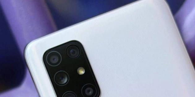 Samsung Galaxy A52 ve A72, Resmi Sitede Gözüktü