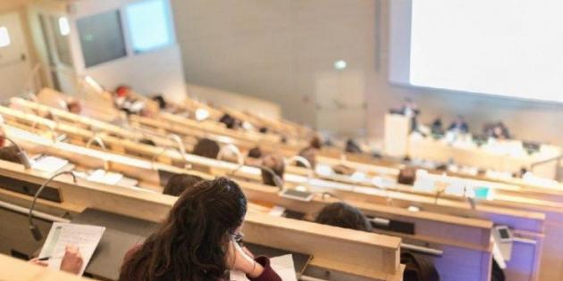 YÖK, Çevrimiçi Anketinin Sonuçlarını Paylaştı