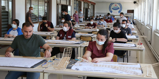 36 kursiyer model uçak konusunda eğitim alıyor