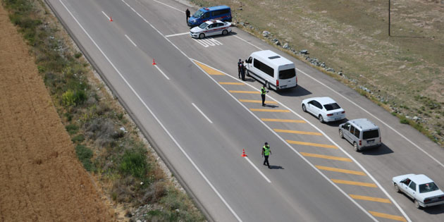 Aksaray’da helikopter destekli trafik uygulaması