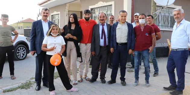 Ak Parti heyeti köylere çıkarma yaptı