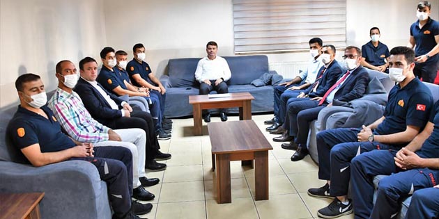 Başkan Dinçer, belediye personeli ile bayramlaştı
