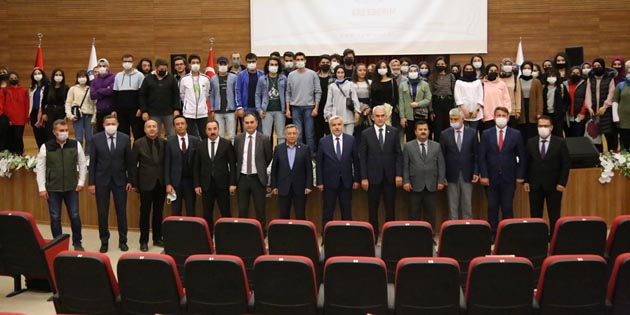 ASÜ’de akademik yıl düzenlenen törenle başladı