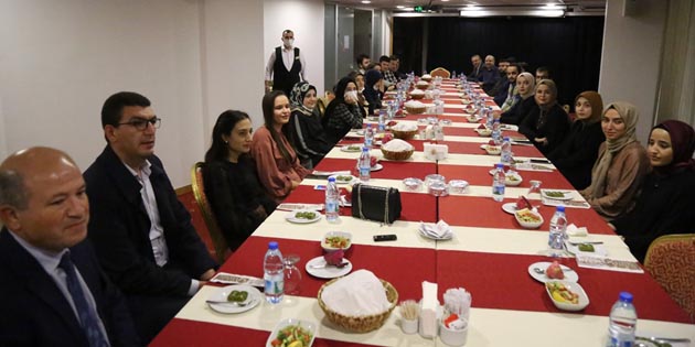İşadamı Mehmet Tıpırdamaz tıp öğrencilerini ağırladı