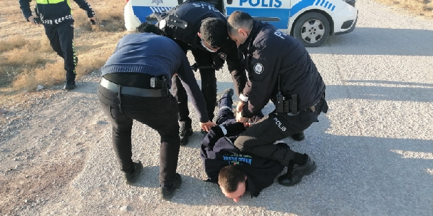 Çaldığı araca sahte plaka taktı, kovalamacayla yakalandı