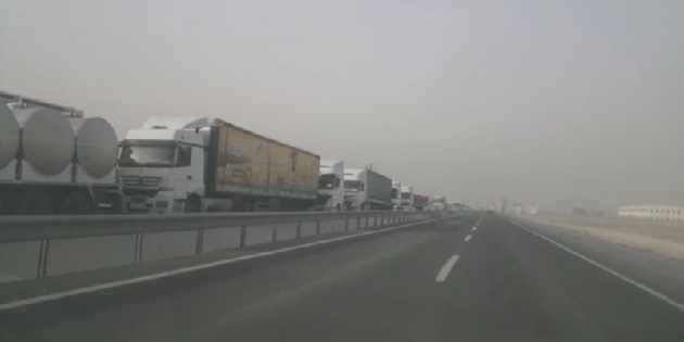 Aksaray’da fırtına trafiği durdurdu, kilometrelerce kuyruk oluştu