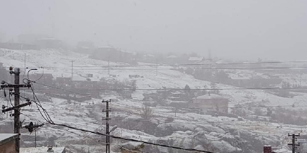 Aksaray’a mevsimin ilk karı yağdı