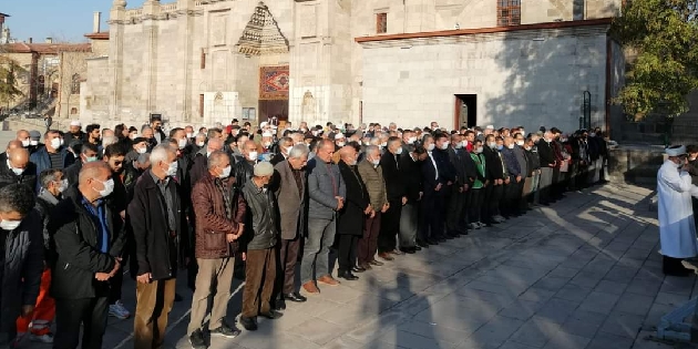 Aksaray’da Sezai Karakoç için gıyabi cenaze namazı kılındı