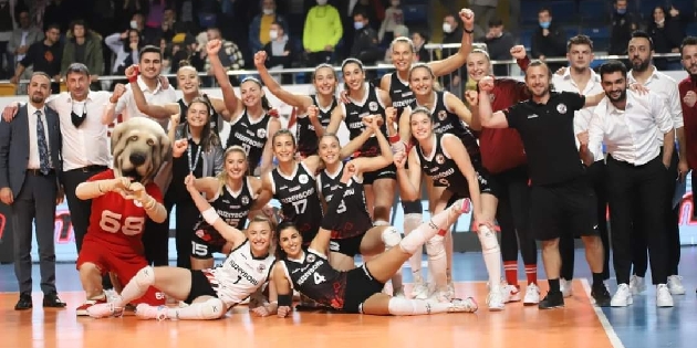 Kuzeyin Sultanları Vakıfbank’ı 3-0 yendi!