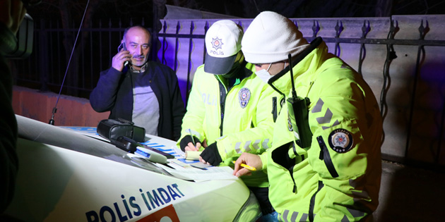 Polise yakalanan alkollü sürücü müşterisi için içtiğini söyledi
