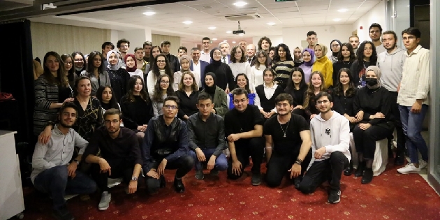 İşadamı Mehmet Tıpırdamaz Tıp öğrencilerini yemekte ağırladı