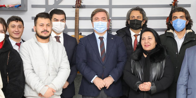 Kümbet Köyü’nde Kütüphane ve Müzik Atölyesi açıldı