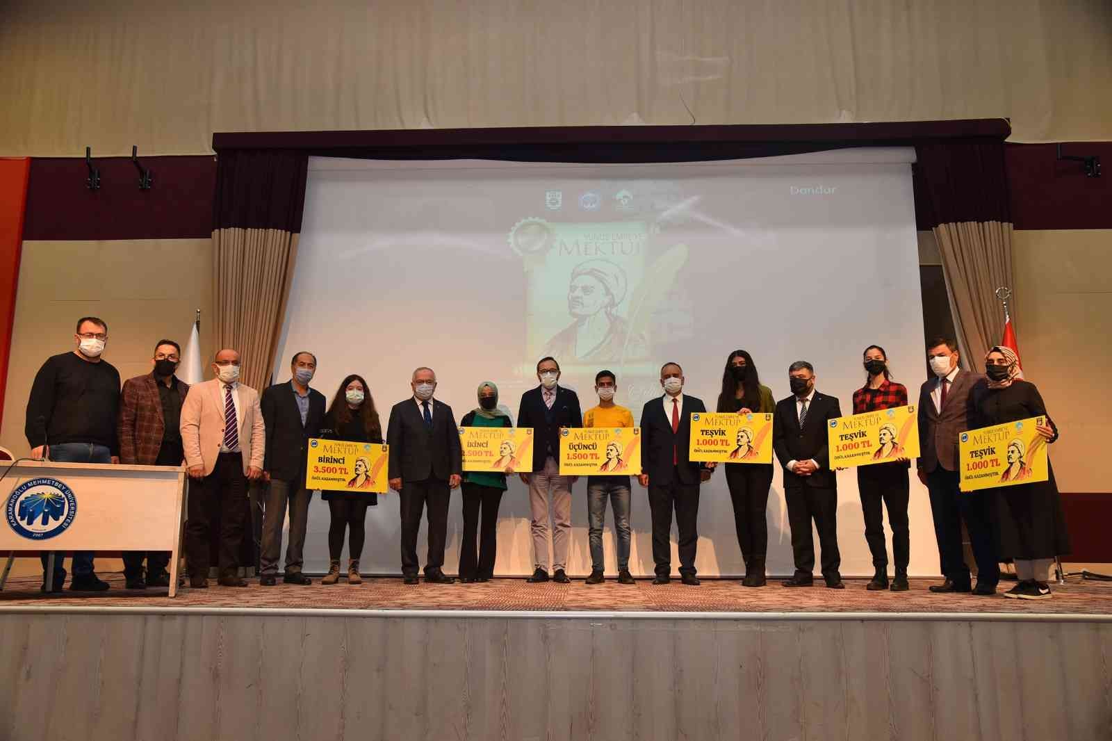 Rektör Namık Ak: “Yunus Emre eserleri ile gönüllerde taht kurmuş bir değerimizdir”