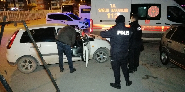 Evimin önünde duramazsın deyip ayağından vurdu!