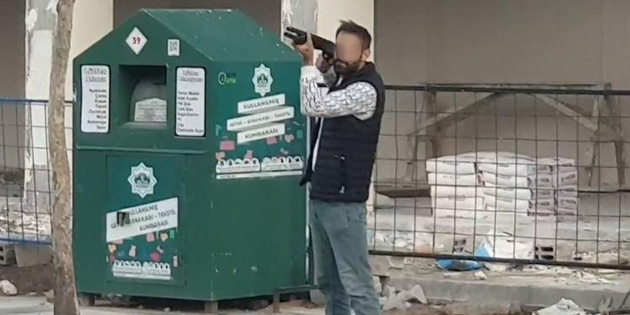 Bir kişiyi yaraladıktan sonra tüfeği kendine doğrultan o şahıs tutuklandı!