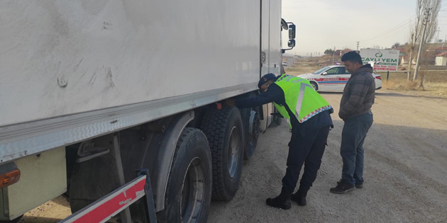 Aksaray jandarmadan kış lastiği uygulaması