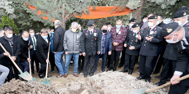 Aksaray İl Jandarma Komutanı Bursa’da son yolculuğuna uğurlandı